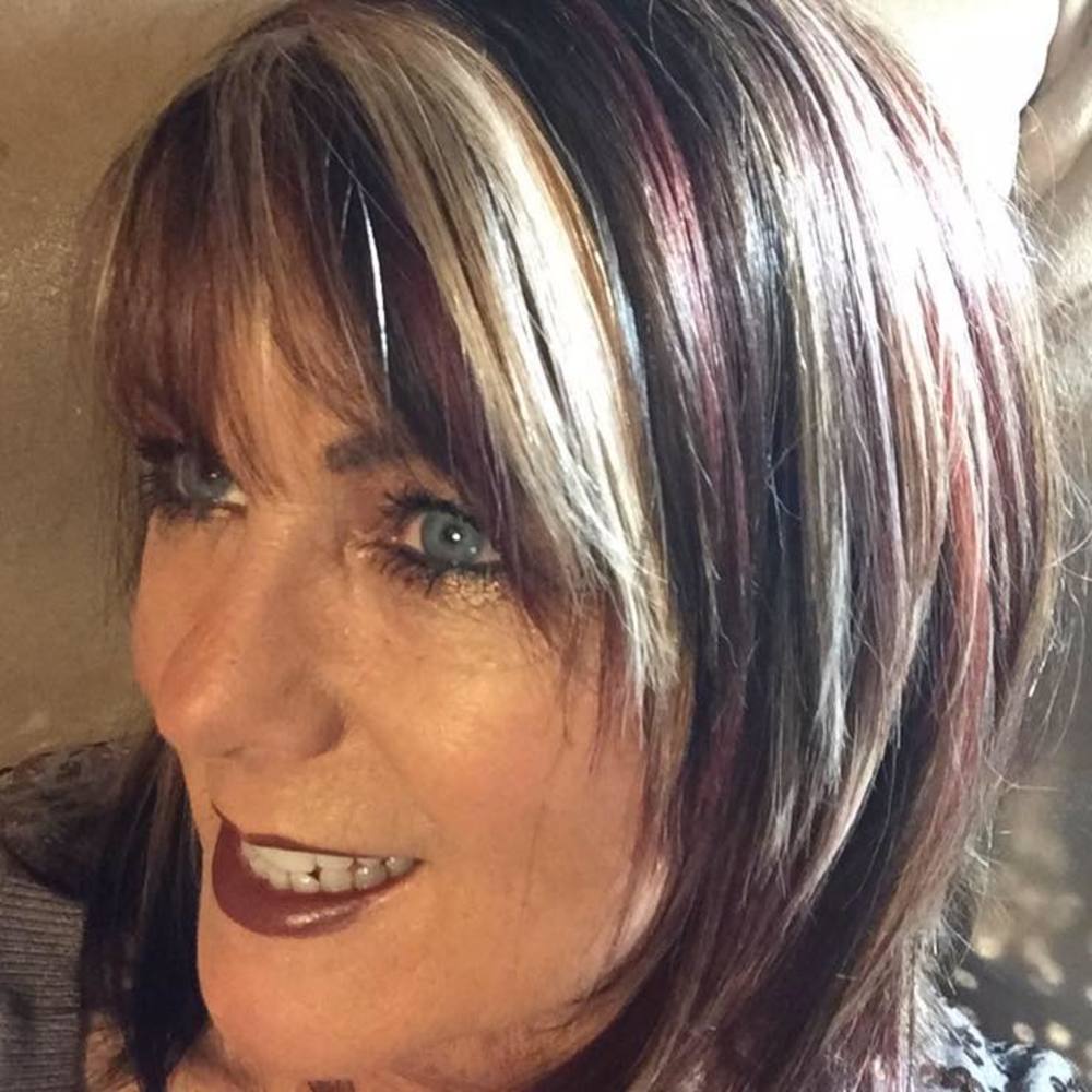 Meet your Posher, Debbie